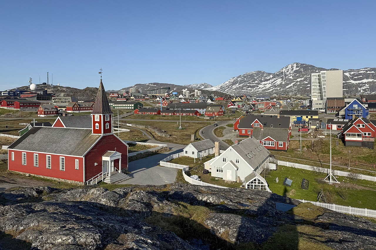 Nuuk kentinden görünüm, Grönland — 2025 arşiv fotoğrafı